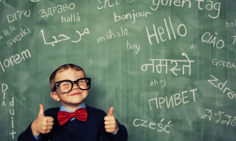 ¿Cómo se consigue que un niño sea bilingüe?